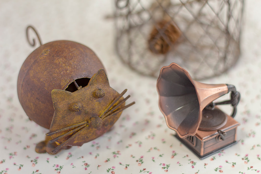 Ornaments with duller colour