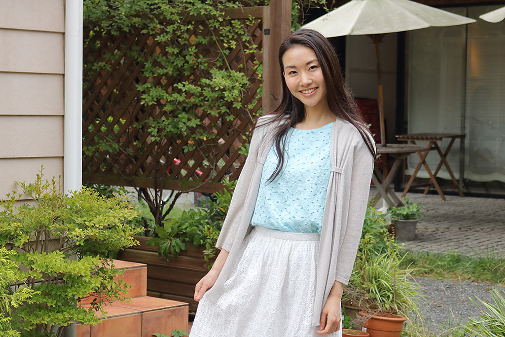 Portrait of lady shot at f/5.6