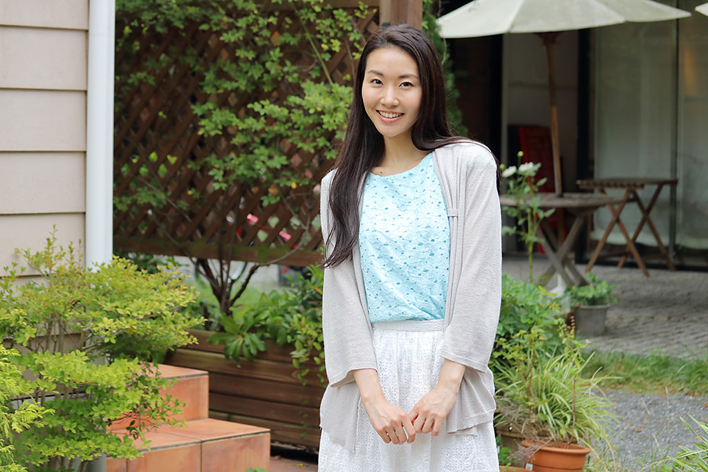 Portrait of lady shot at f/4