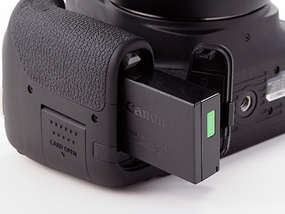 EOS 77D battery compartment