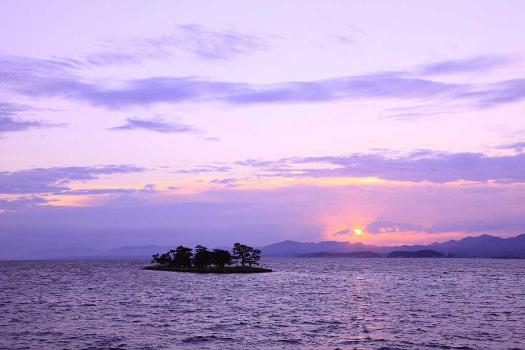 Sunset shot with the EOS 5D Mark II (bluish)