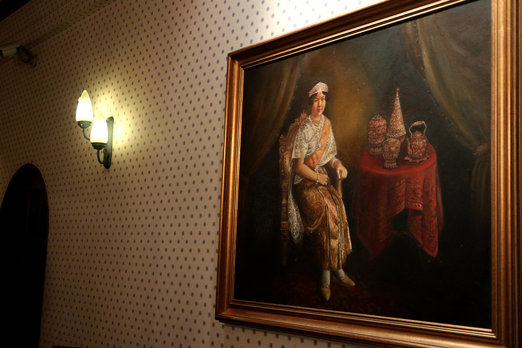 A portrait of Queen Rambhai Barni at Thanying Restaurant.