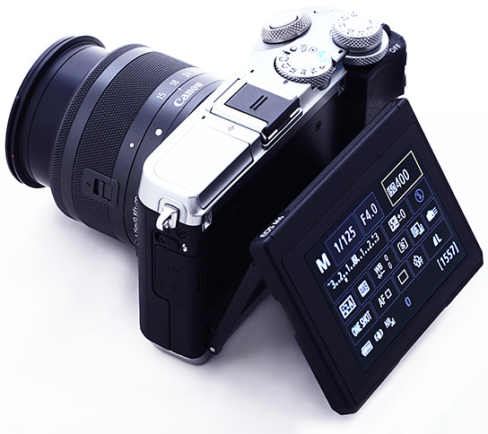 EOS M6 with tilting screen