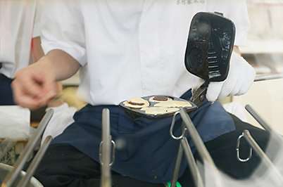 Photographing a craftsman at work (EOS 6D)