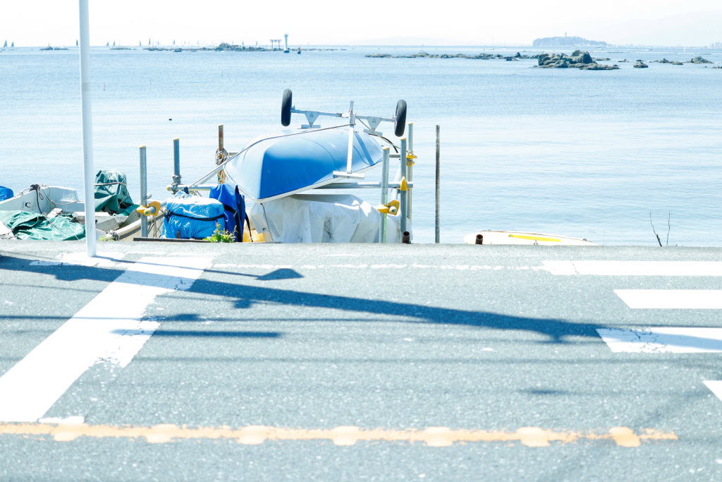 A sharp street image shot with the EF-S35mm f/2.8 Macro IS STM at 35mm (56mm equivalent)