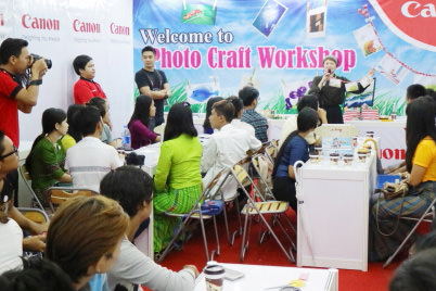 Ms. Naomi Yajima instructs participants at the workshop