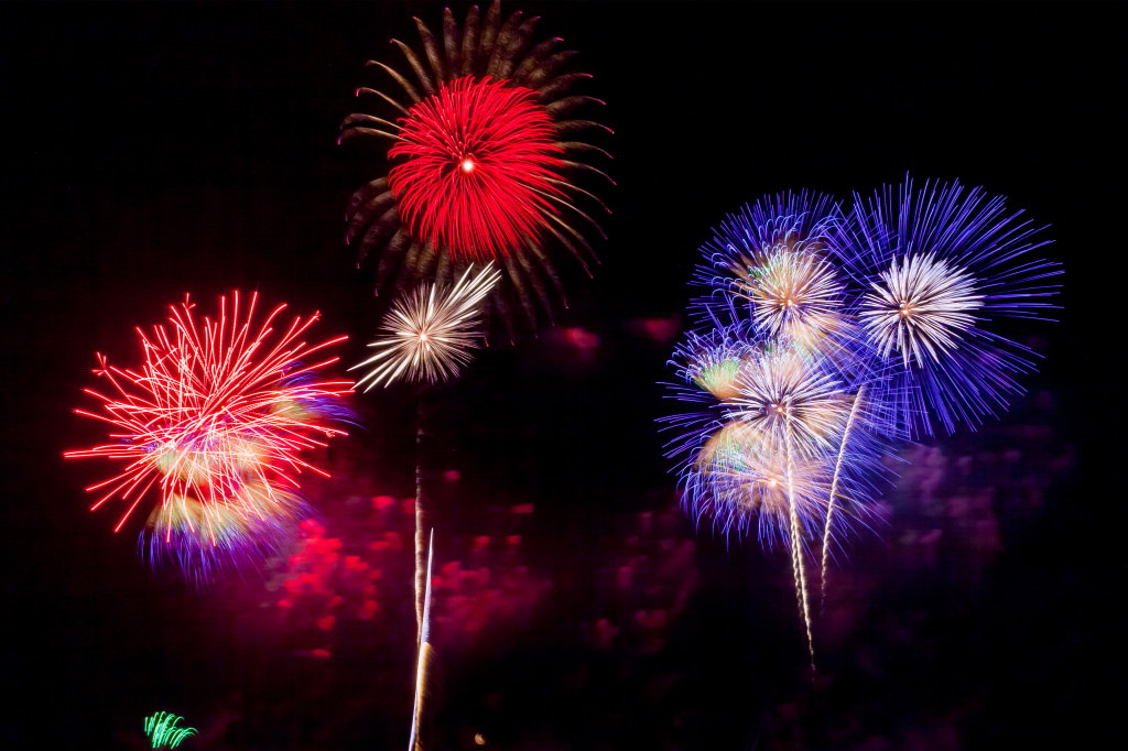 Fireworks launched with a time gap