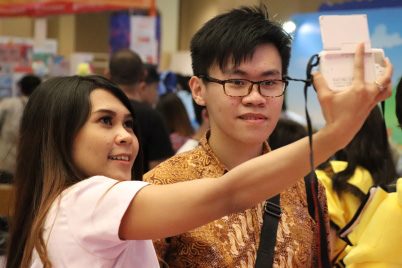 Selfie with the EOS M10