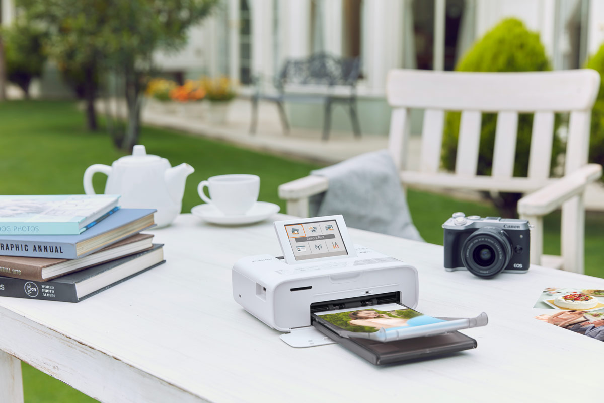 compact photo printer selphy