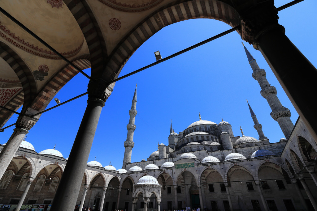 Blue Mosque, shot with EOS 200D