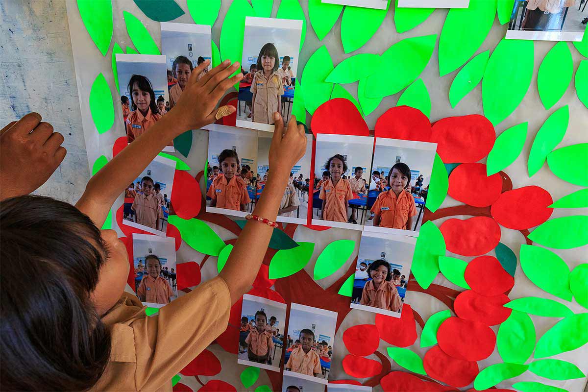 compact photo printer selphy cp1300