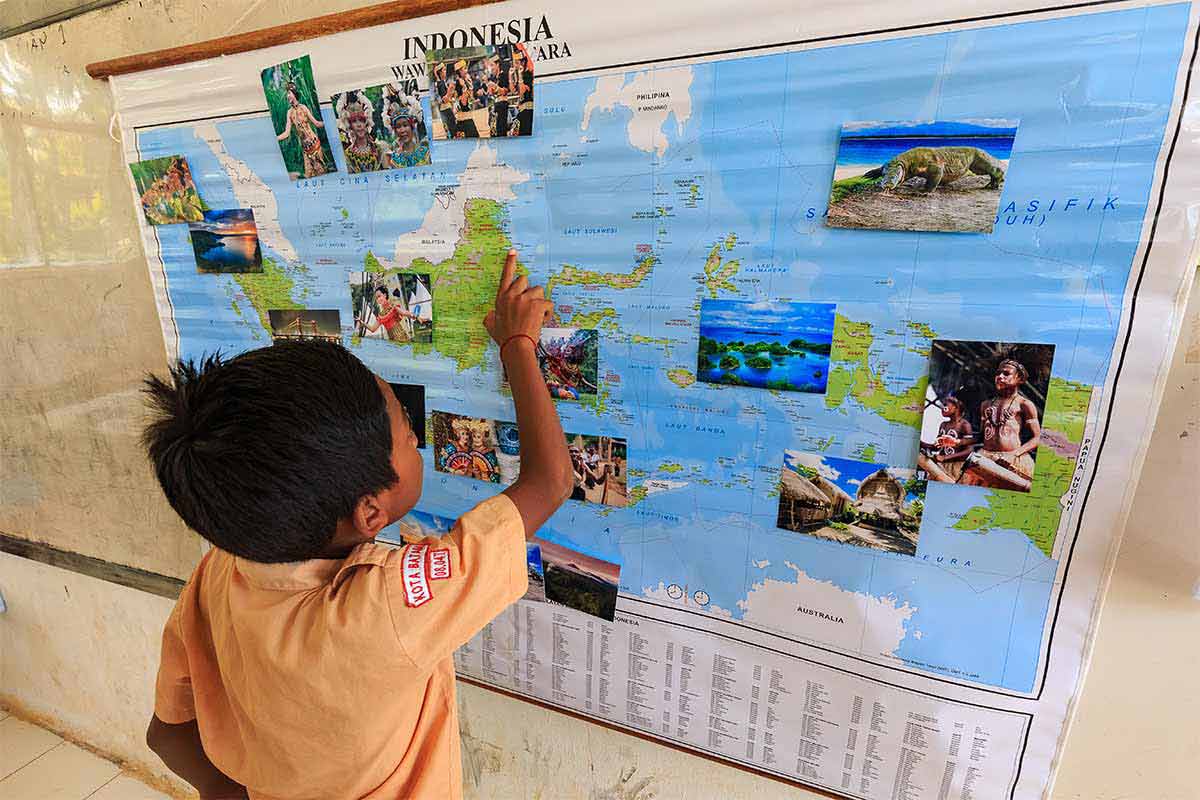  selphy cp1300 compact photo printer 