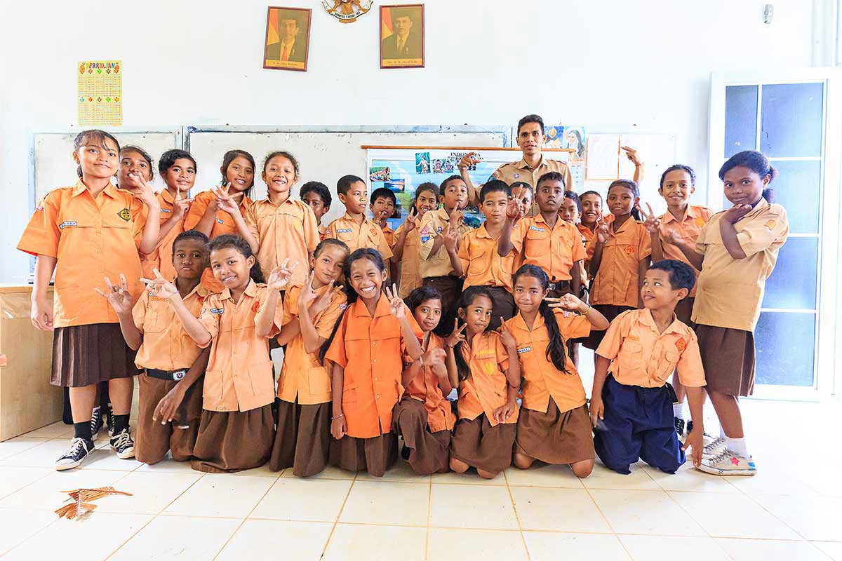  selphy cp1300 compact photo printer 