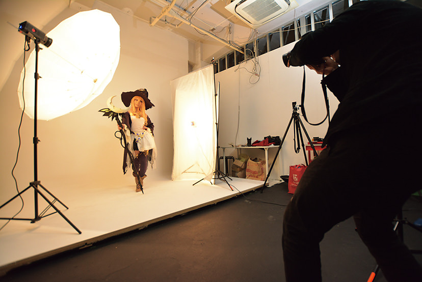 Cosplay photography shoot with a two-light setup. 