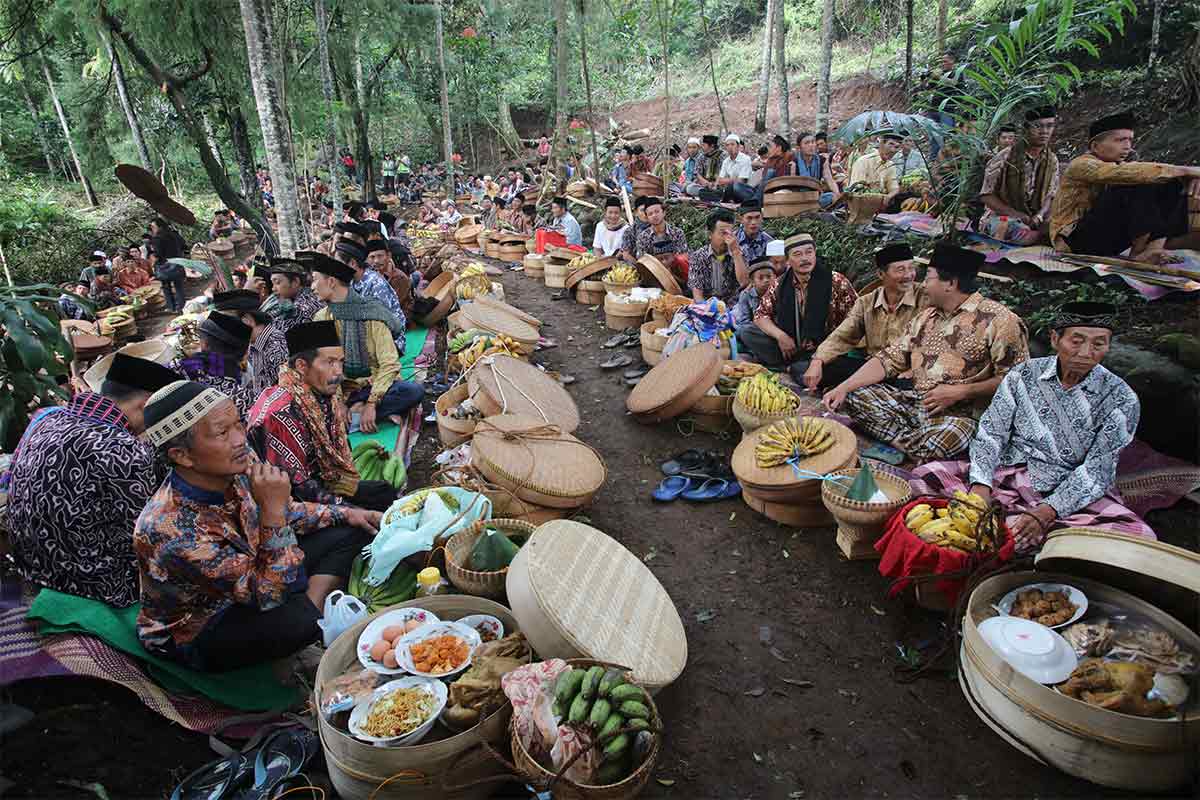 traditional ceremony indonesia with canon eos 5dsr