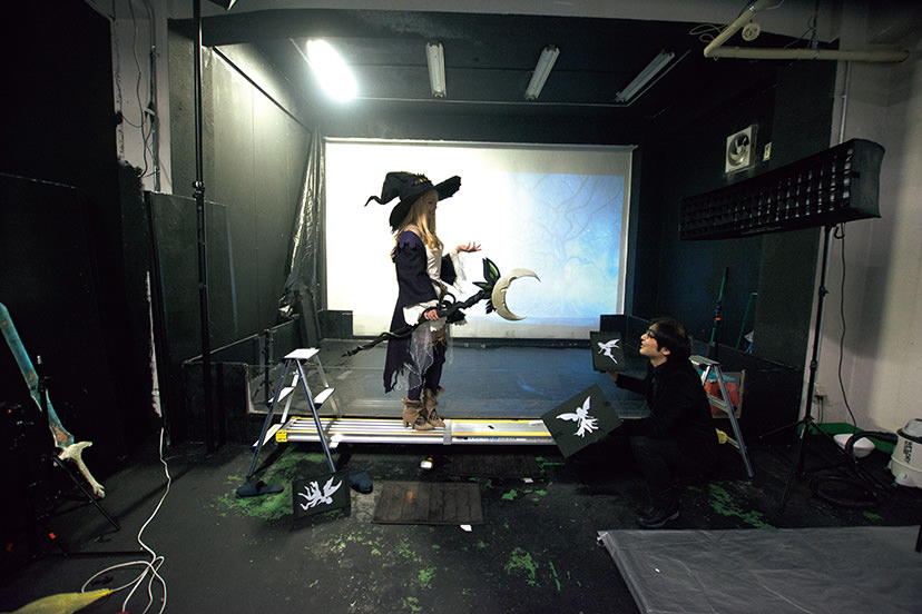 Photoshoot studio with black walls and floor