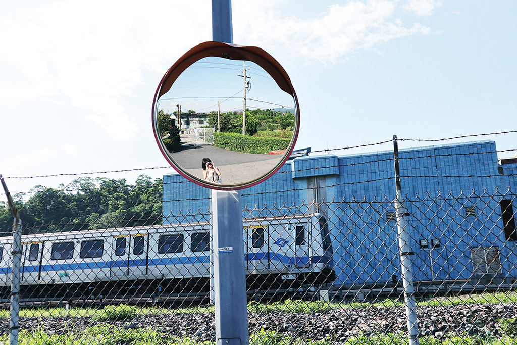 Mirror self-portrait with the EOS M6