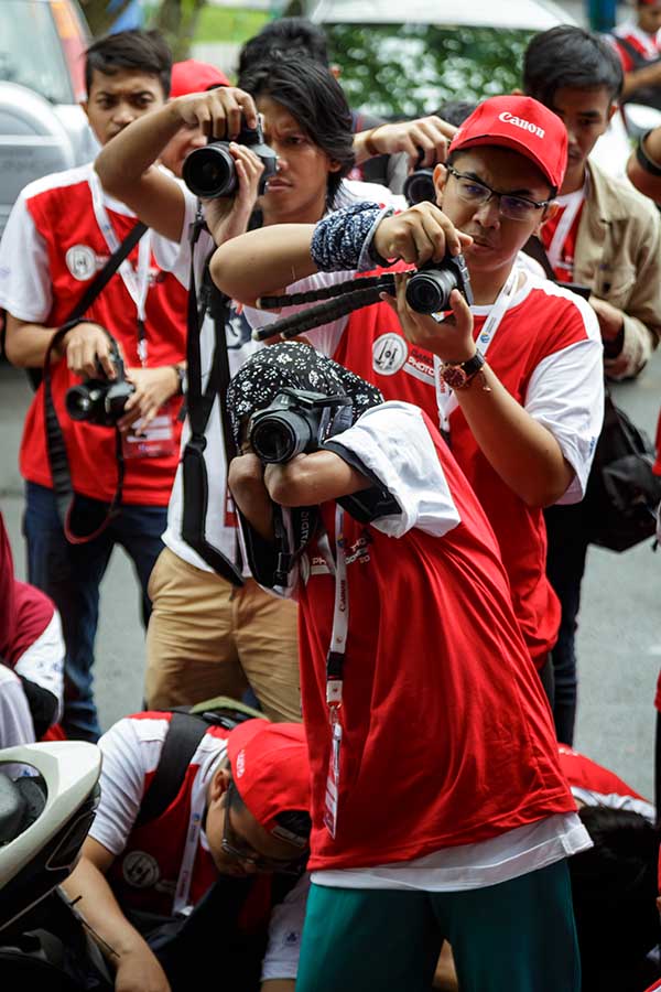 disabled photographer in indonesia