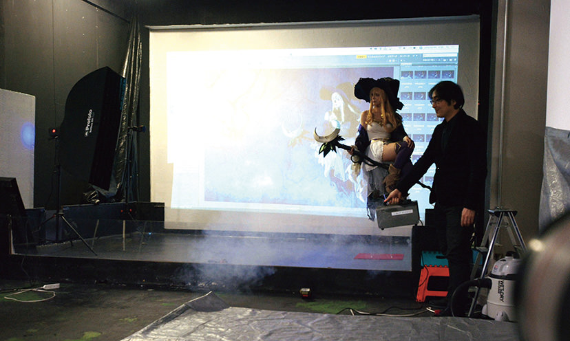 Behind the scenes (photoshoot with acrylic box)