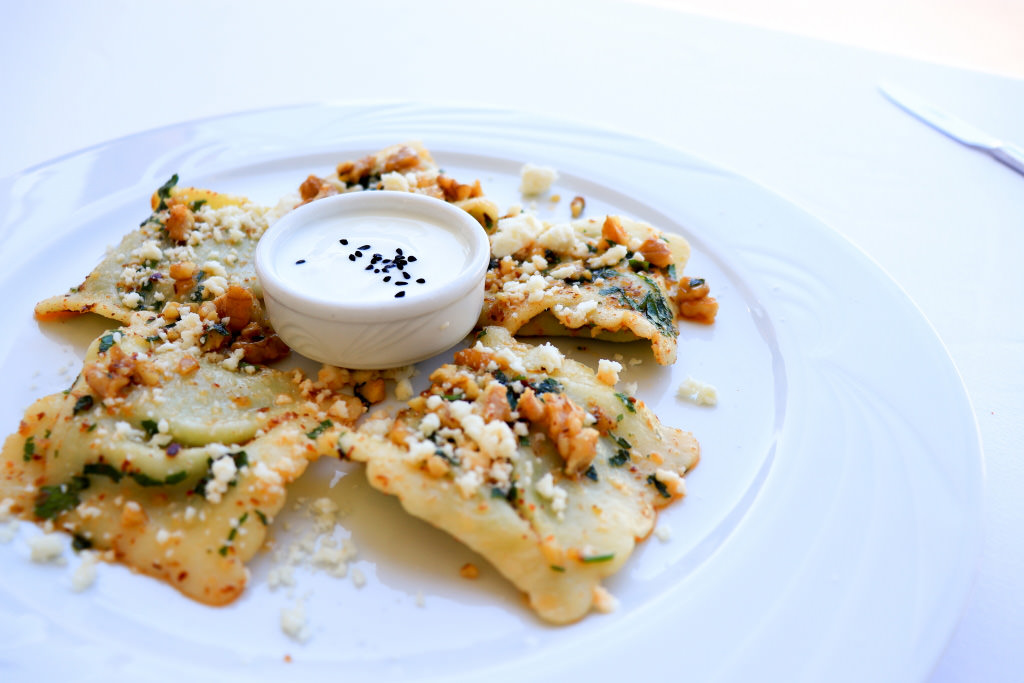 Food photo, perspective distortion at 18mm wide angle end