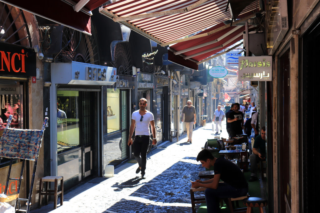 Shot at focal length 33mm