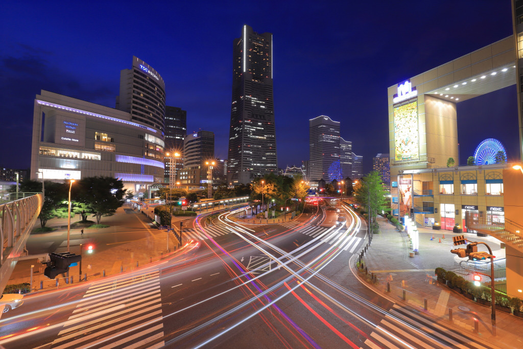 Light trails with multiple exposures