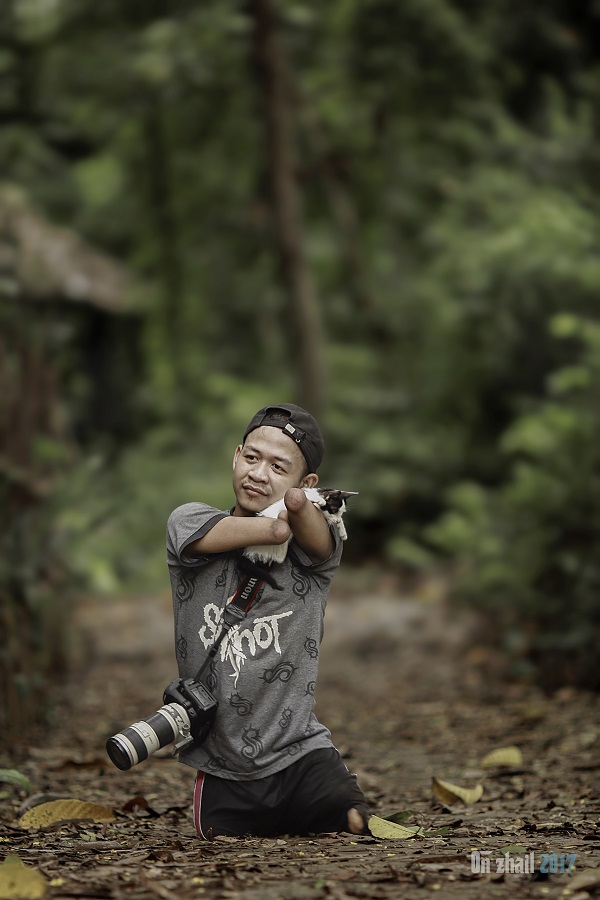 bang dzoel the disabled photographer from indonesia