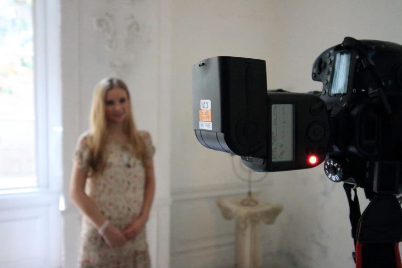 Using bounce flash for indoor portraits