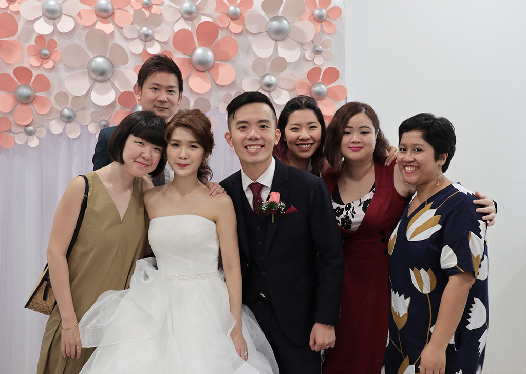 group wedding photo using EOS M5