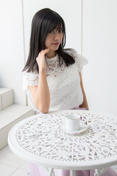 Sit-down pose (negative example)