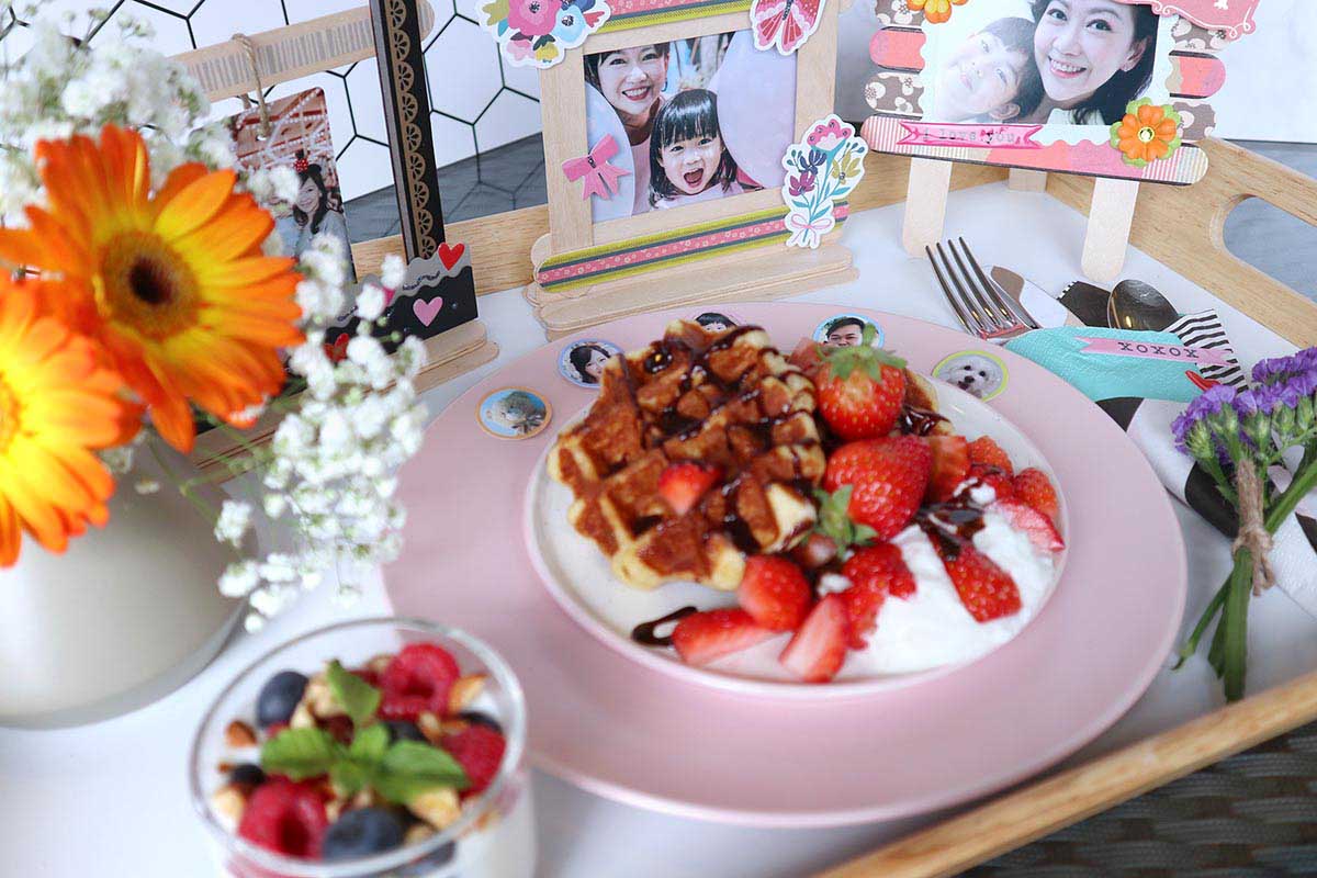 mother's day surprise with SELPHY CP1300 and EOS M100