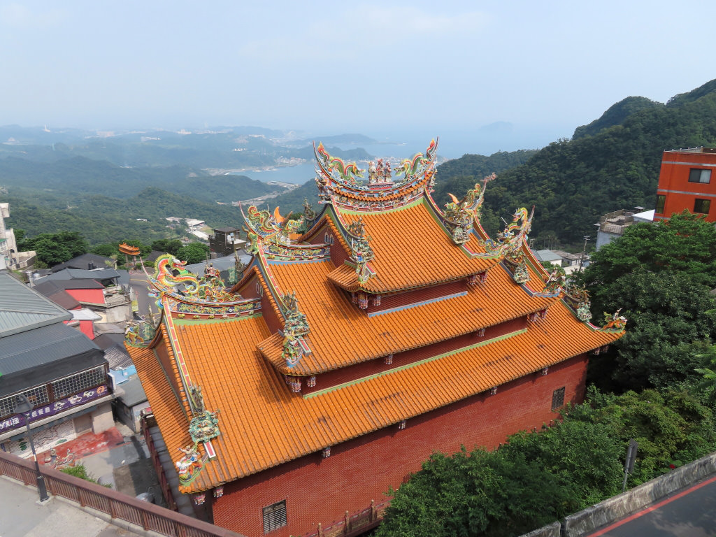 Shot at 24mm (wide-angle end)