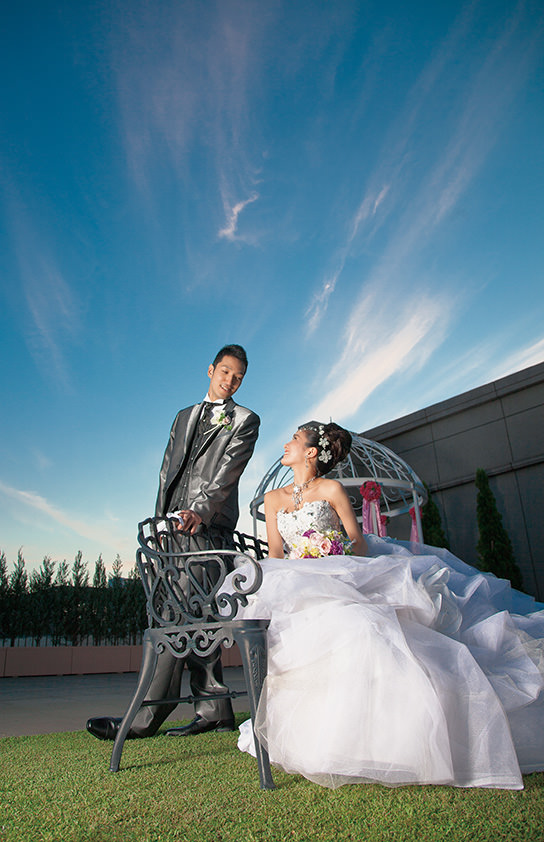 Daytime wedding portrait before sunset
