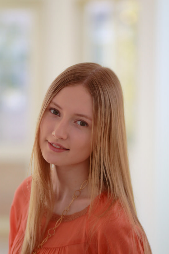 Portrait of lady with background bokeh