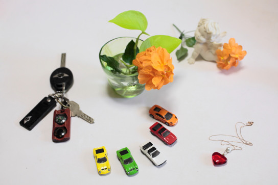 Small objects arranged in S shape