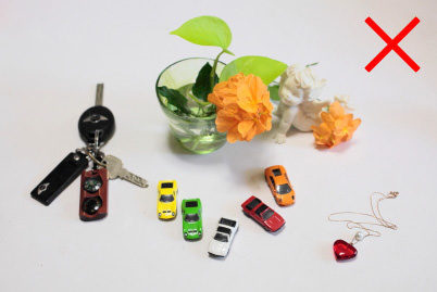 Small objects arranged in S shape