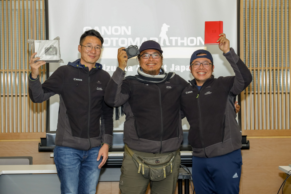 CPMAC 2019 top 3 winners holding prizes