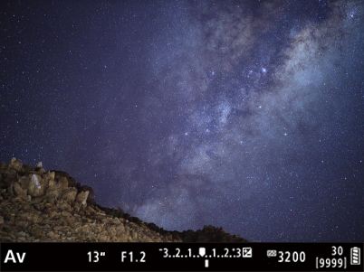 View of starry sky through EOS R’s EVF