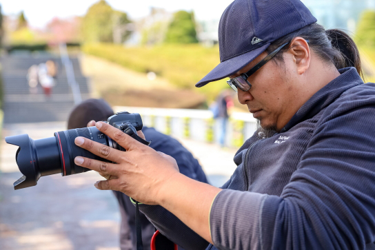 Mohd Safuan checking his EOS R