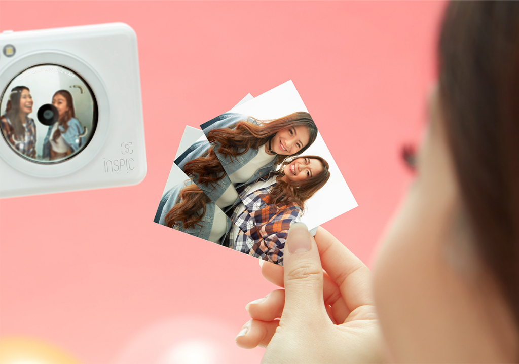 Canon iNSPiC with printed photos