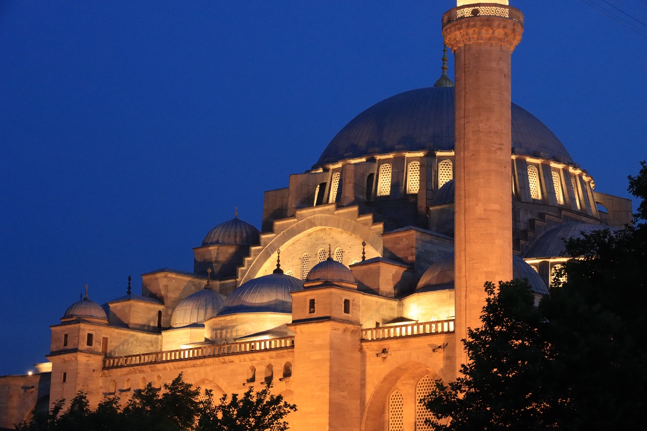 Night photo with Canon EOS 90D