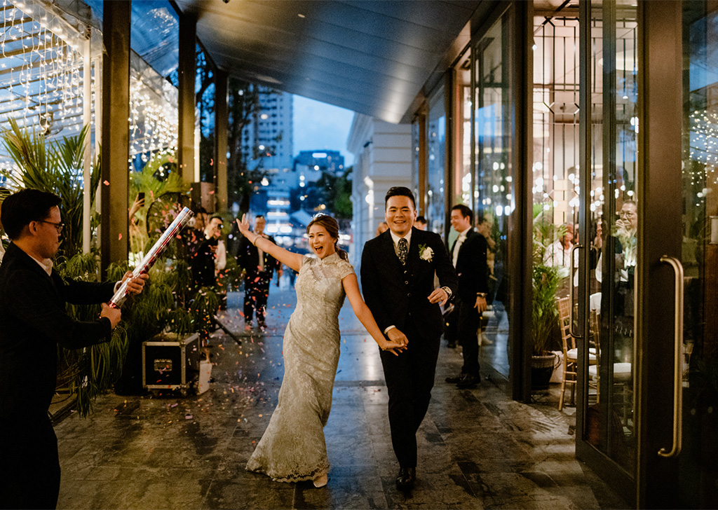 Couple march in to restaurant