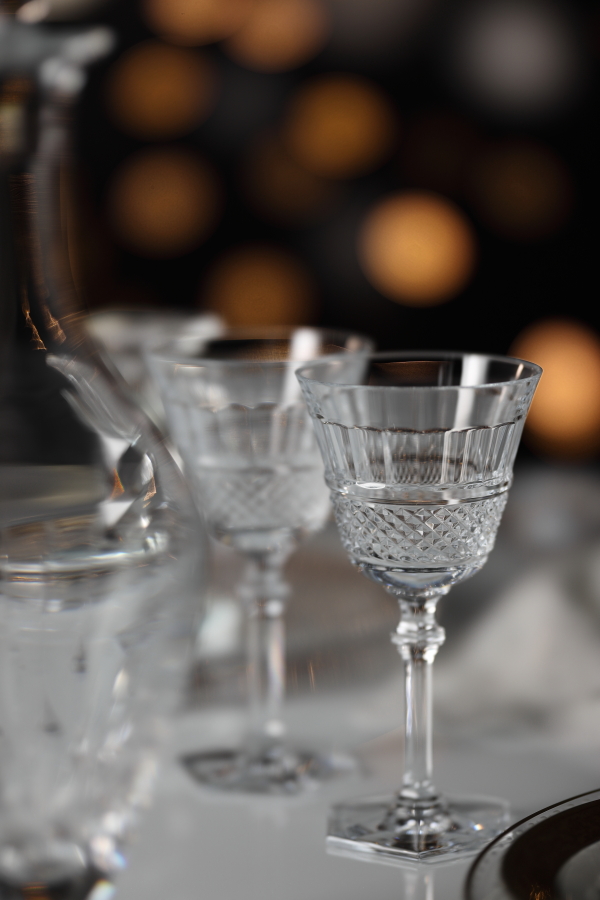 Glasses against background with smooth, soft-edged bokeh circles