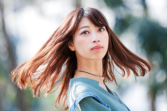 Hair toss at 1/8000 sec