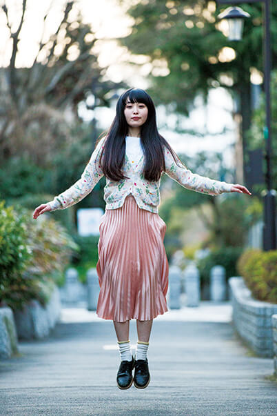 Jump shot at eye level