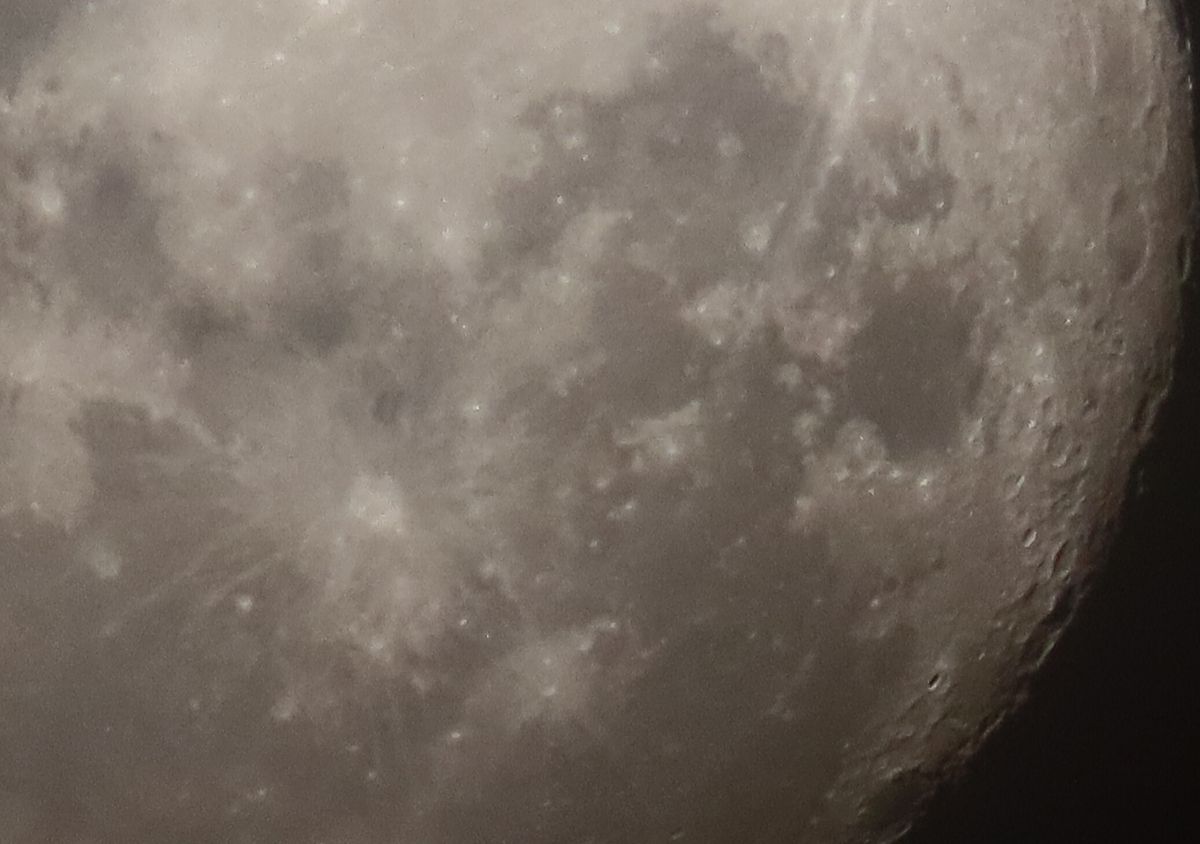 Close up of moon shot on PowerShot SX70 HS