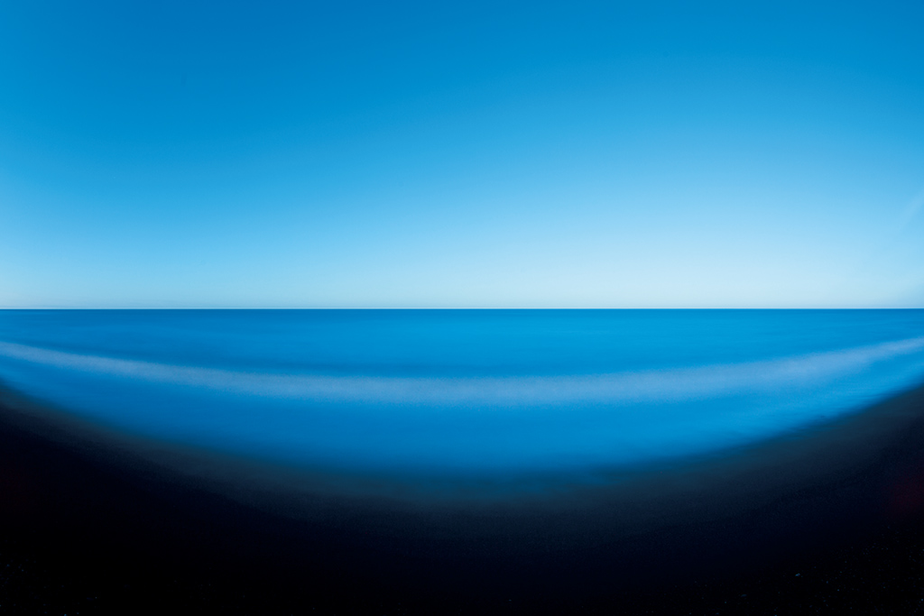 Sea and shore shot with 300 second long exposure