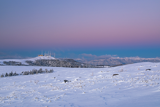 Snowy field at EV±0 