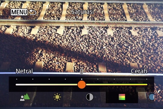 Slider Bantuan Kreatif (Saturasi)