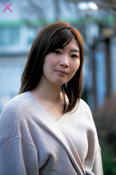 Waist-up portrait with colourful background
